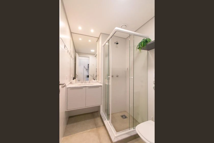 Estudio amueblado con 1 dormitorio y cocina compacta — photo 8