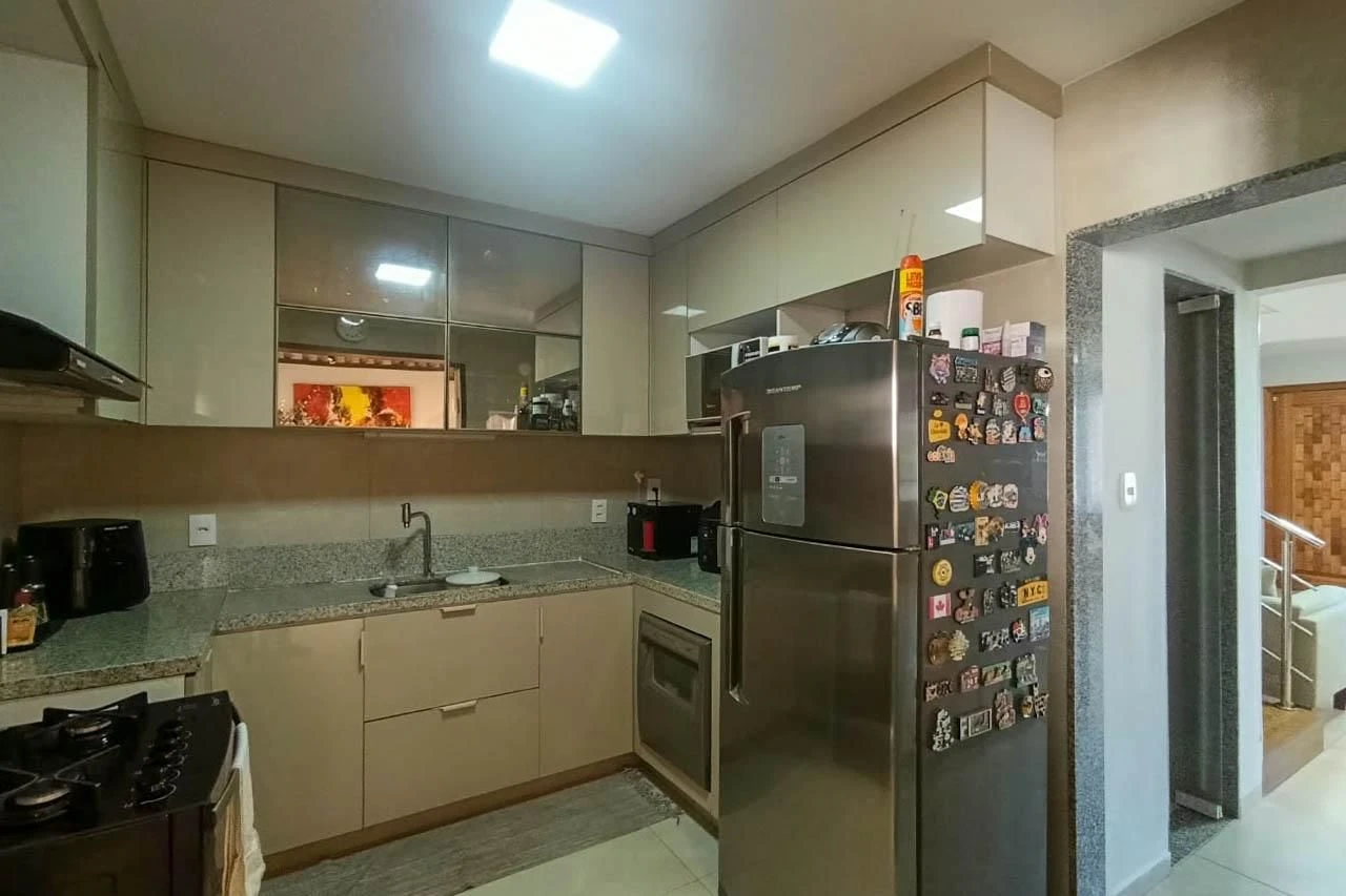 Home office in a 2-bedroom house, 280 m² — photo 12