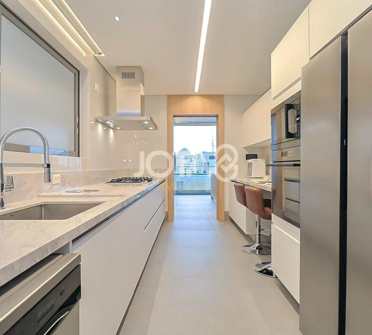 Furnished 195 m² apartment with 2 en-suite bedrooms — photo 29