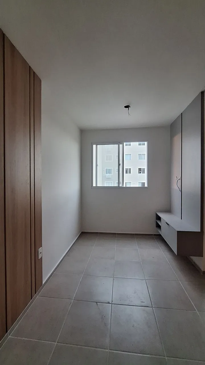 2-bedroom apartment in a building with a gym — photo 4