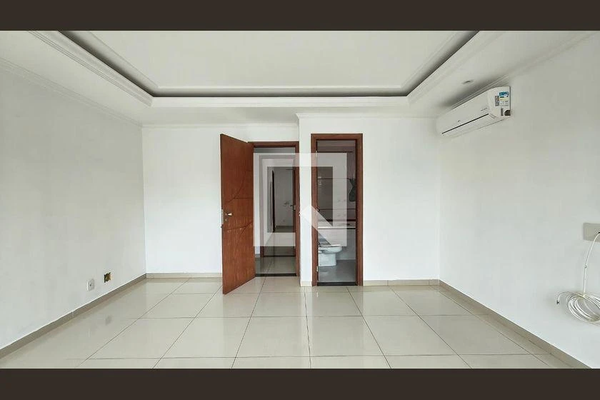 House, 241 m², with a bathtub