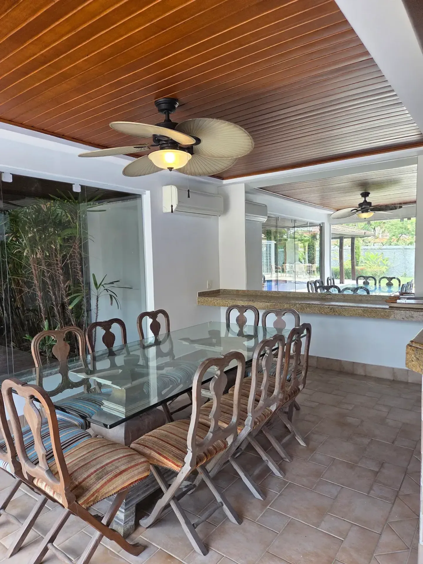 Casa com 5 quartos e 5 banheiros e varanda envidraçada — photo 38