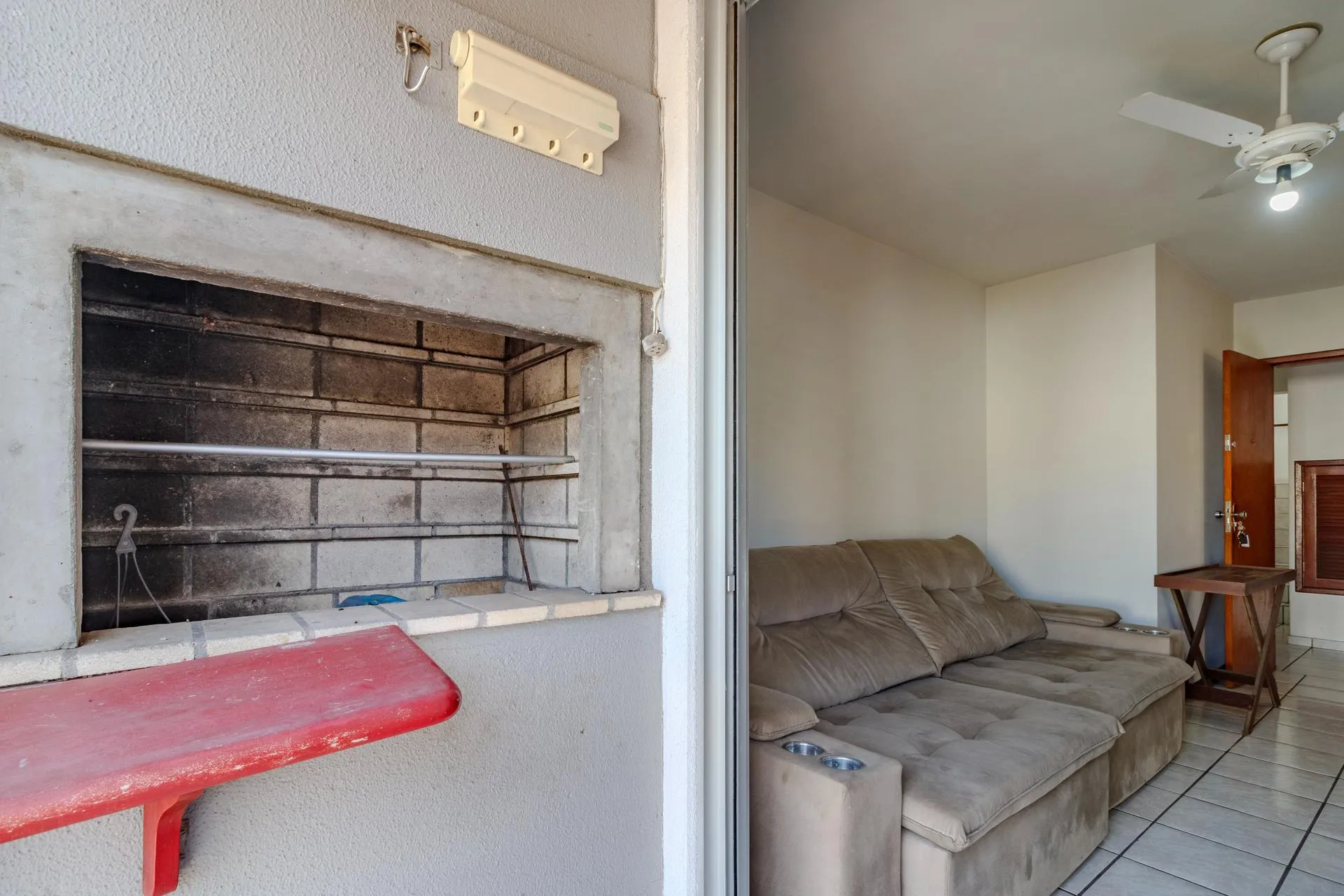 Balcony with a grill in a 2-bedroom apartment, 60 m² — photo 19