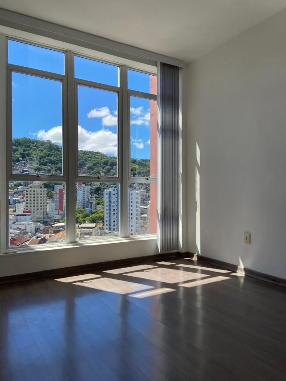 One-bedroom apartment with a home office in Florianópolis