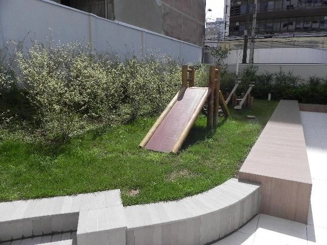 Studio com janelas do piso ao teto, Centro — photo 25