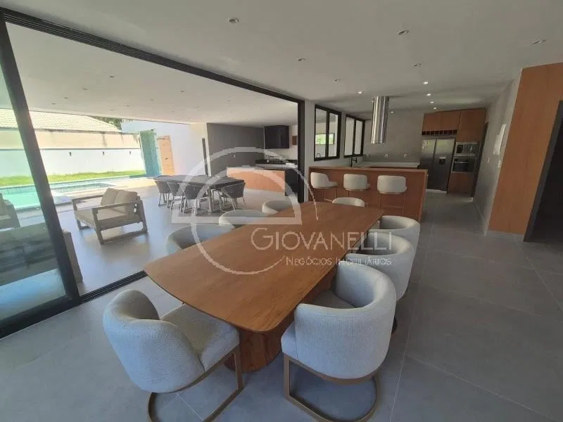 Furnished house with 4 en-suites and open-plan kitchen — photo 10