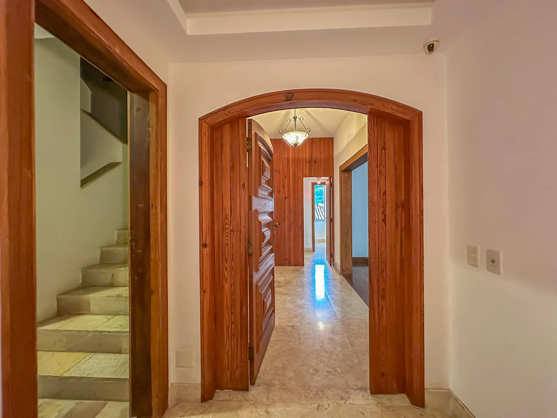 Apartment, 275 m², with a glass-enclosed balcony — photo 60