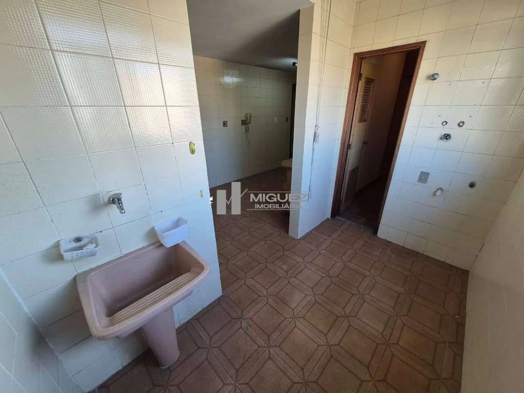 Rental apartment with 4 bedrooms and 1 en-suite 124 m² — photo 30