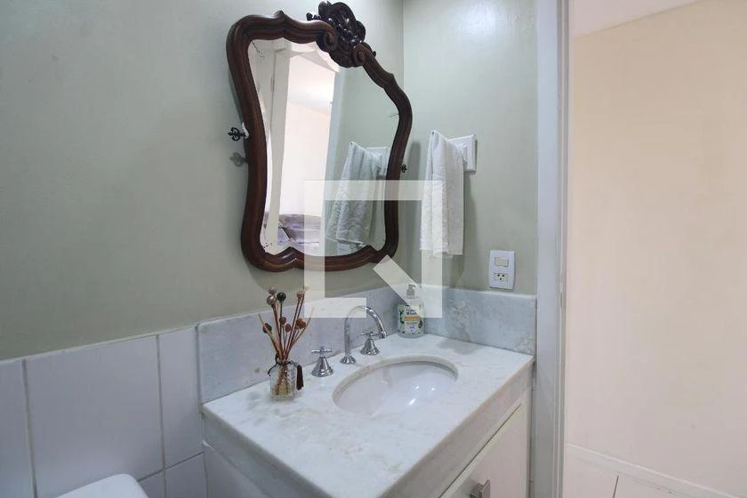 Furnished apartment, 83 m², with a glass-enclosed balcony — photo 39