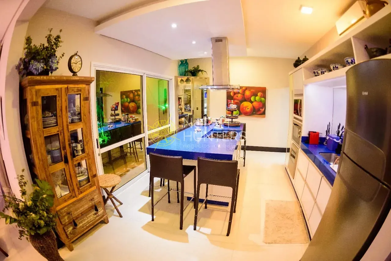 Casa con 5 dormitorios y cocina de concepto abierto — photo 39