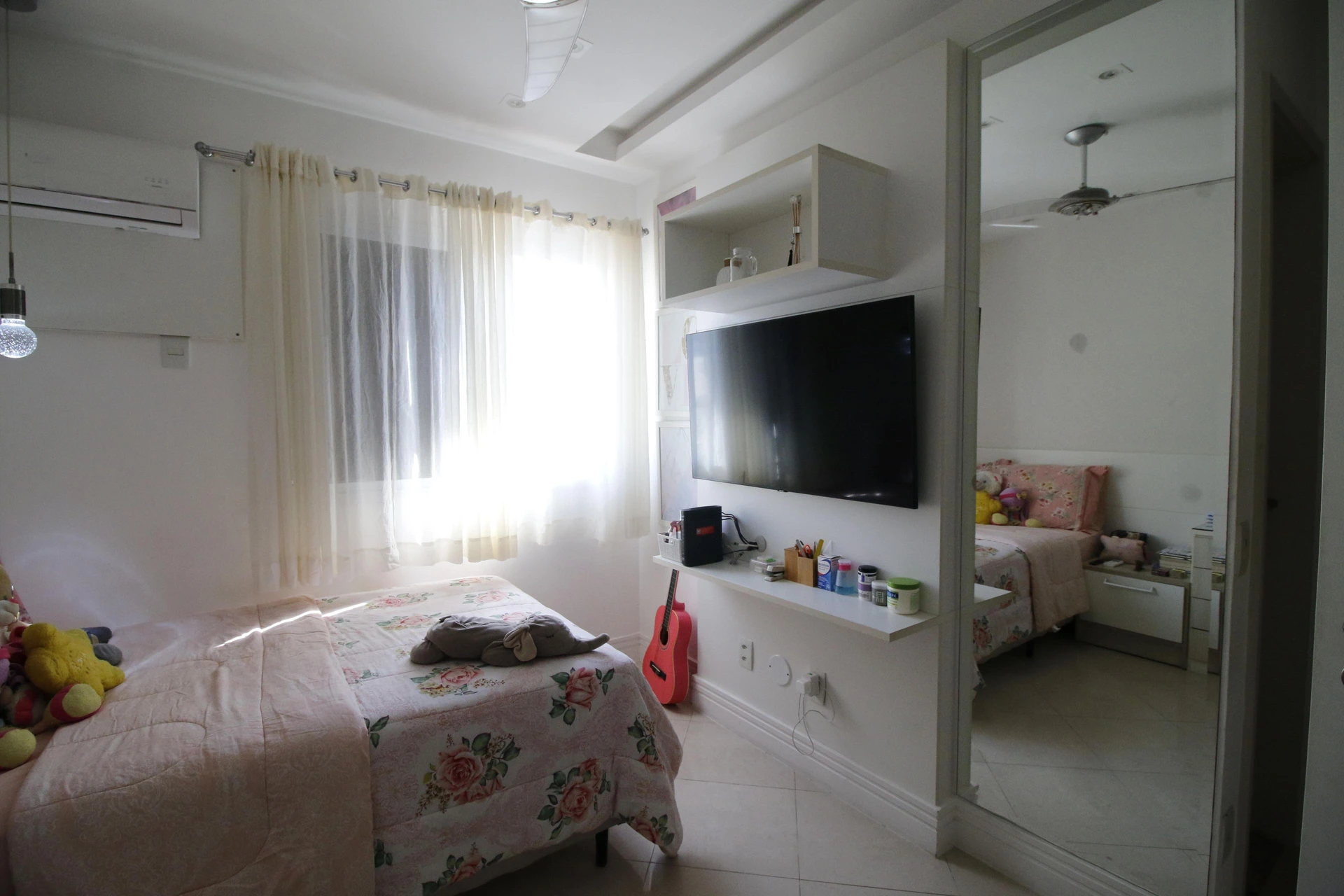Furnished house, 230 m², with a glass-enclosed balcony — photo 38