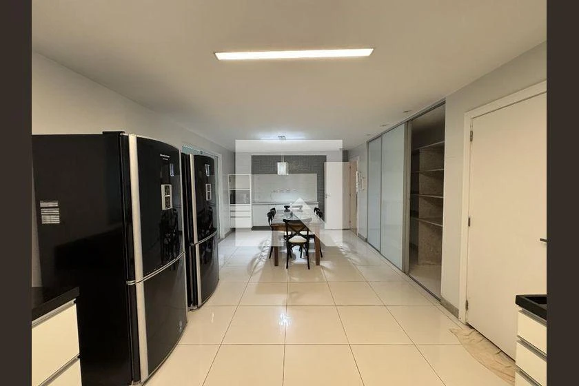 5 quartos e banheira: casa de 1000 m² — photo 19