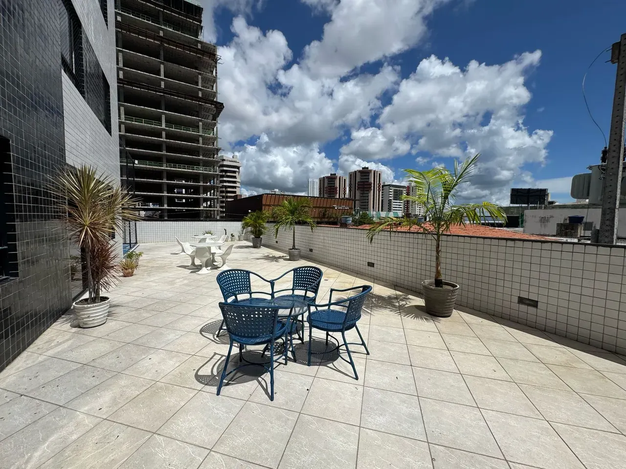 Unfurnished 100 m² apartment with 4 bedrooms and 2 en-suites — photo 30