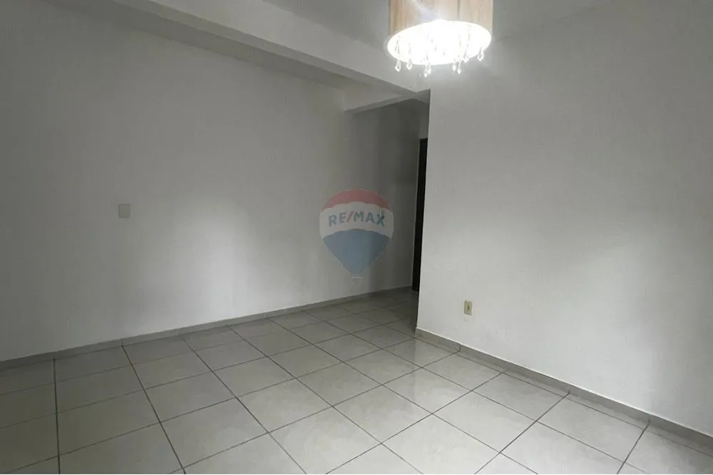 Casa com 4 quartos e 3 suítes, 218 m²