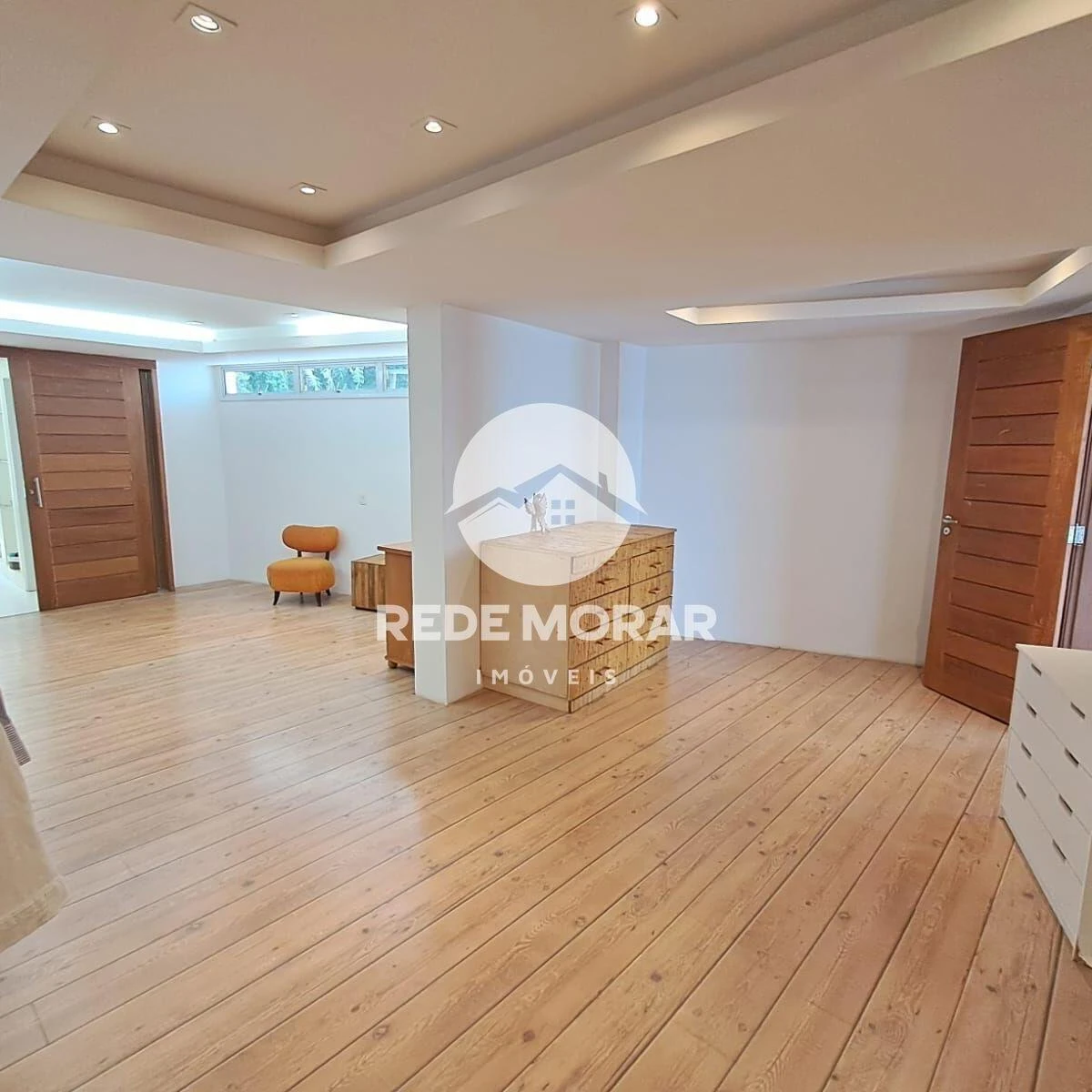 Furnished house, 1450 m², with a water view — photo 36