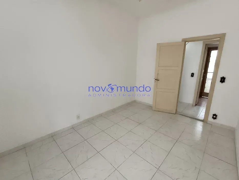 3-bedroom apartment, 1 with its own bathroom, 157 m² — photo 4