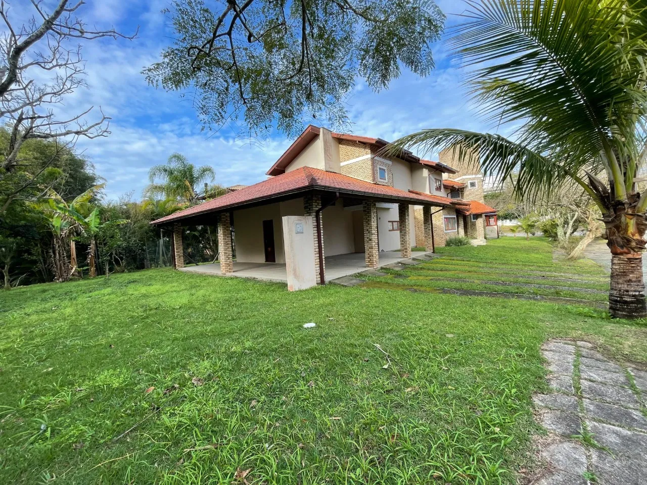 House with 4 bedrooms and 1 en-suite, 600 m² — photo 40