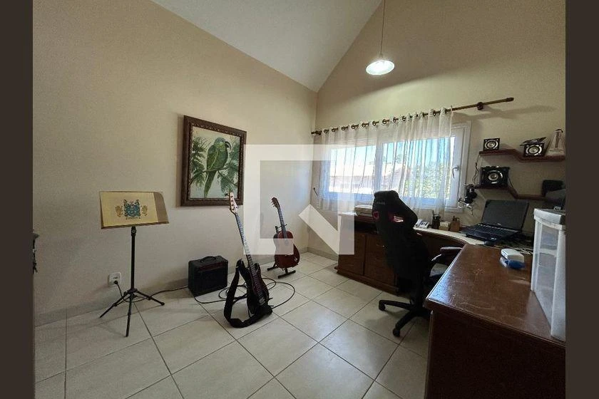 Furnished 284 m² house with 4 bedrooms and balcony — photo 12