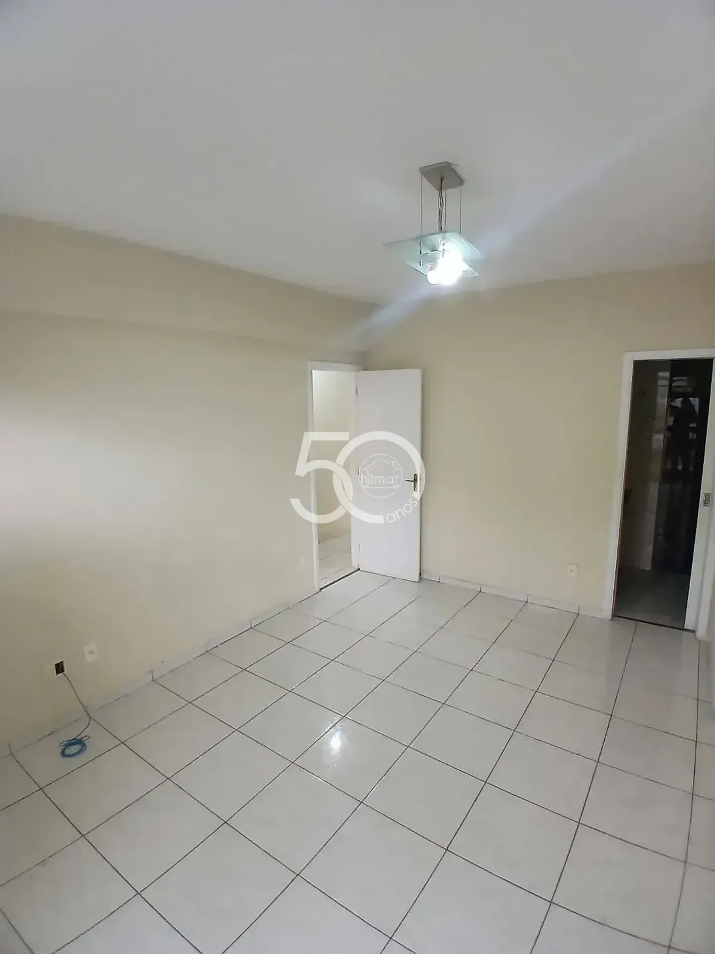 98 m² apartment with 3 bedrooms and 2 garage spaces — photo 32