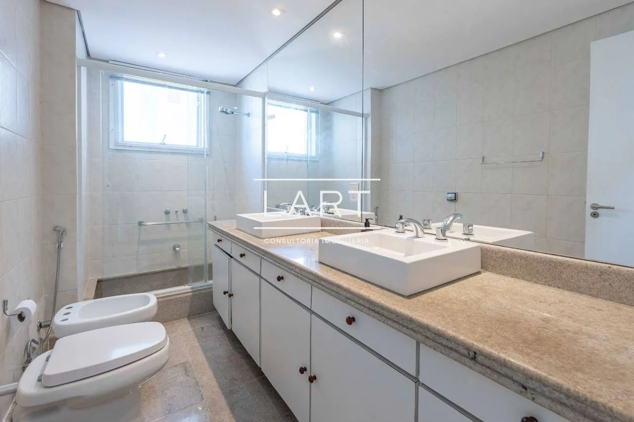 Unfurnished 4-bedroom apartment with 4 bathrooms — photo 23