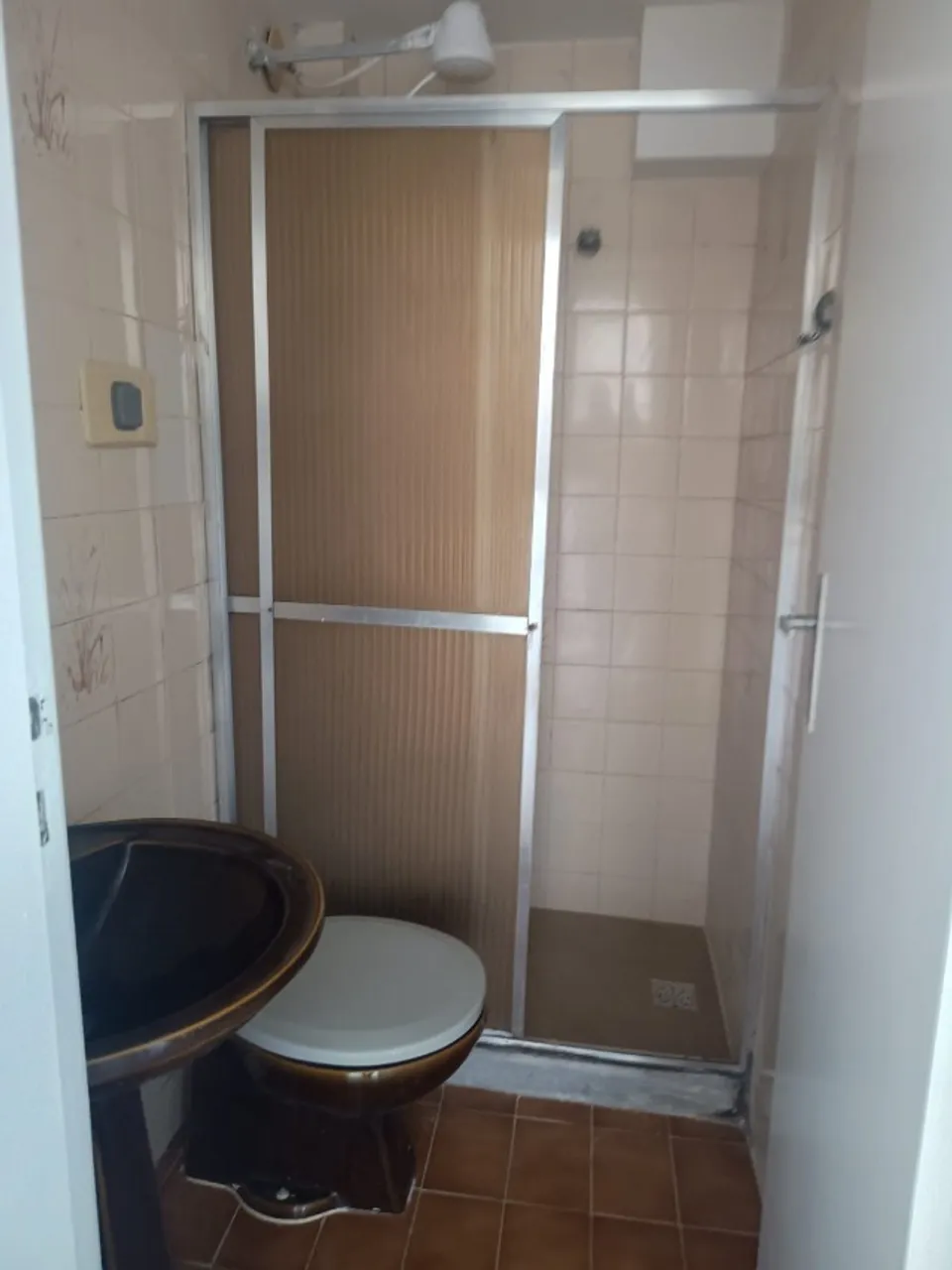 One-bedroom apartment in a building with a gym — photo 5