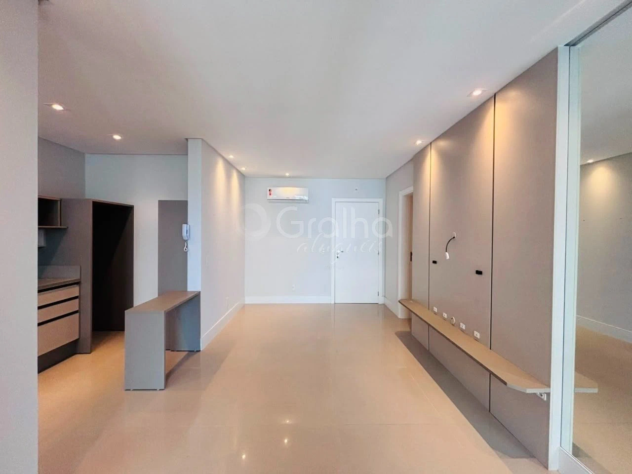 134 m² apartment with open kitchen and 2 parking spots — photo 4