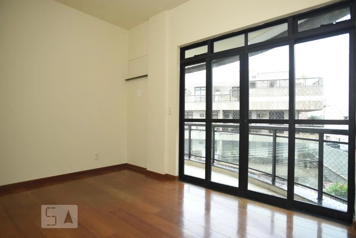 4-bedroom apartment (2 en-suite) with separate kitchen — photo 18