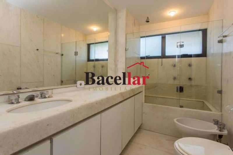 380 m² apartment with 4 en-suite bedrooms and 7 baths — photo 11