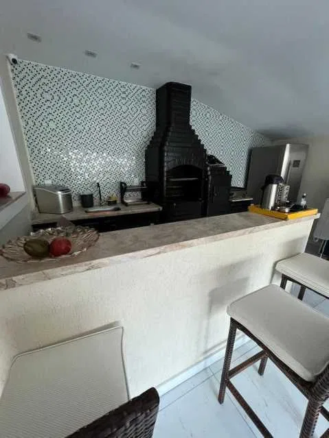 Furnished 260 m² house with 4 bedrooms and 6 bathrooms — photo 10