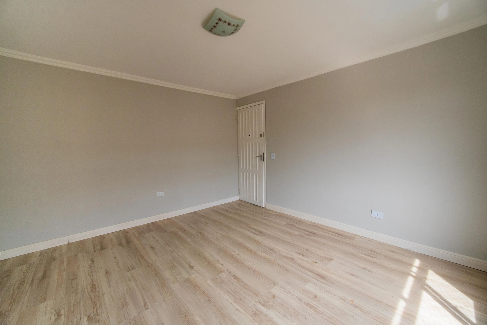 2-bedroom apartment with a washing machine in Curitiba — photo 12