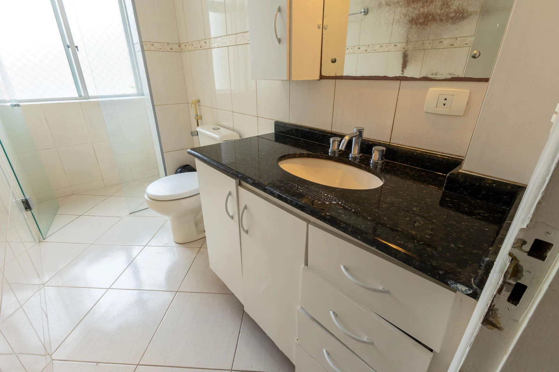 2-bedroom apartment with a washing machine in Curitiba — photo 38