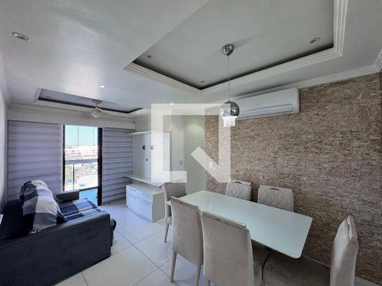 Furnished apartment, 80 m², with a glass-enclosed balcony
