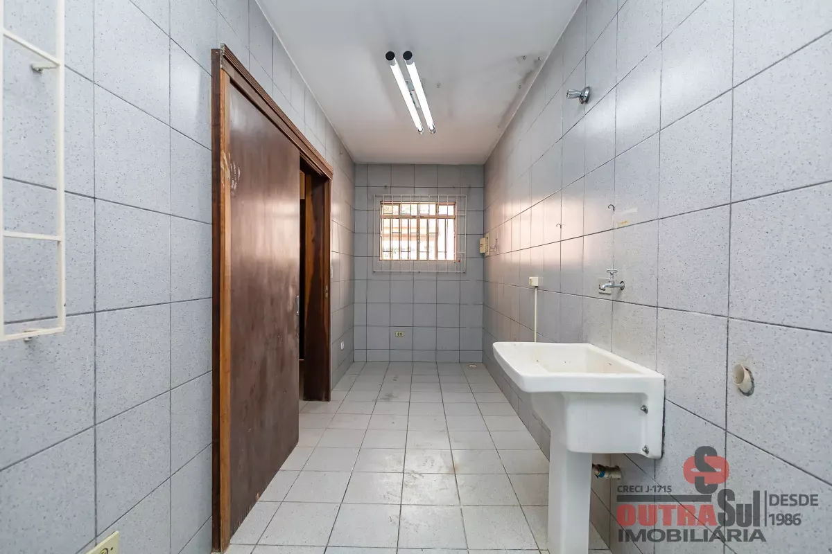 Casa com 2 dormitórios e 4 banheiros para locação — photo 34