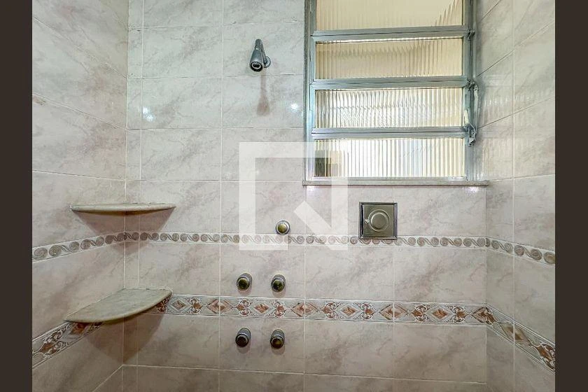3-bedroom apartment with a bathtub — photo 24