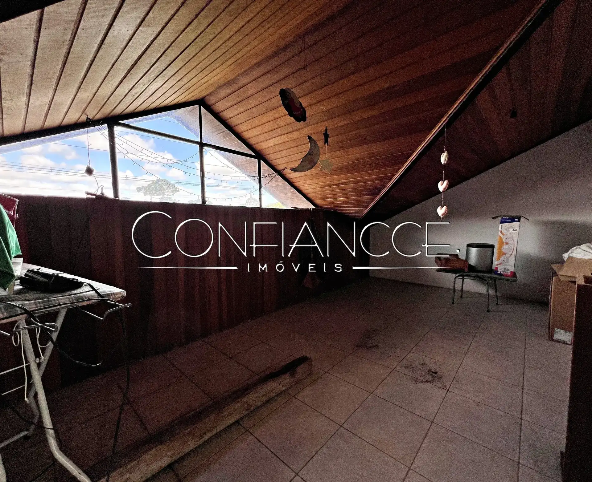 5-bedroom house with 1 suite, 4 parking spaces, 460 m² — photo 23