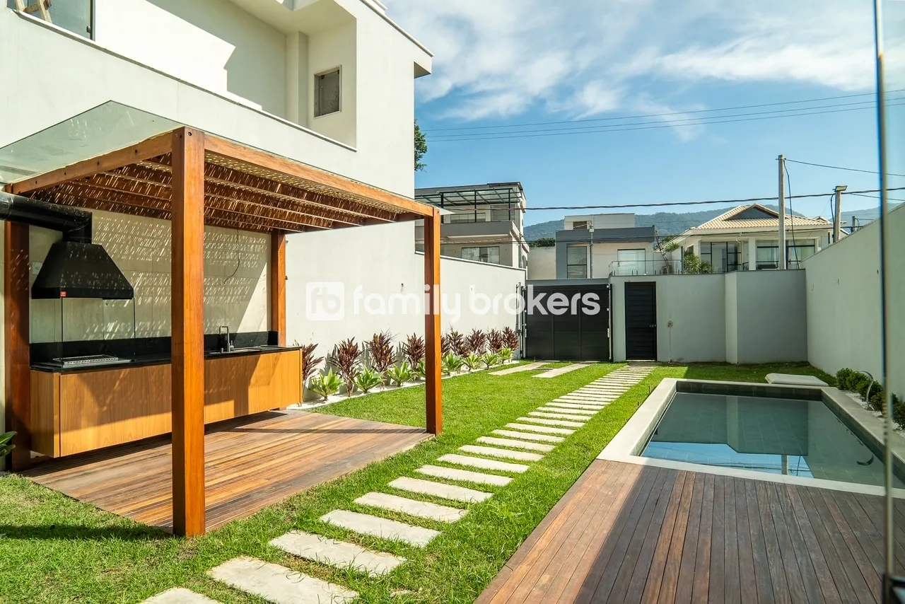 House with open-plan kitchen and 4 bedrooms, 220 m² — photo 7