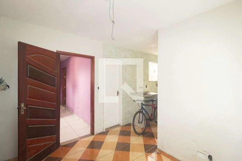 Apartamento de 1 quarto com 50 m² e banheiro completo