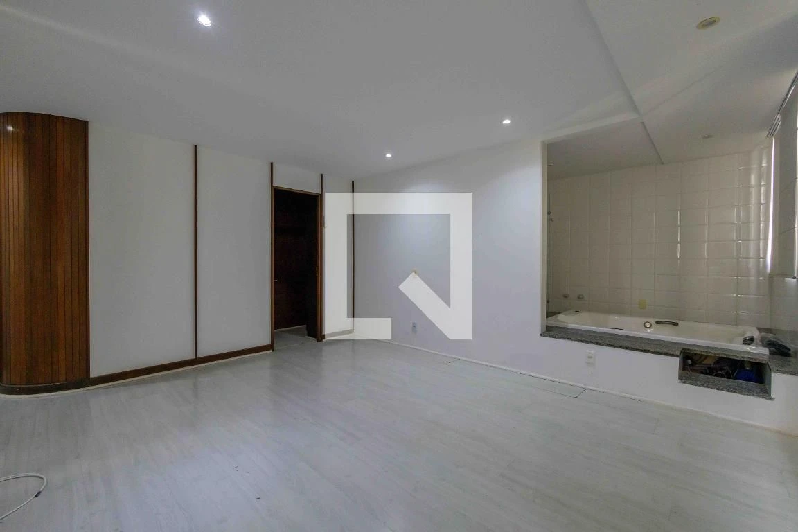 Ванна та 4 спальні: квартира 360 м² — photo 11