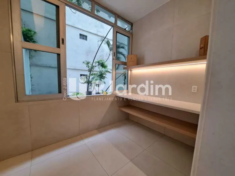 Furnished 4-bedroom apartment with 4 baths, 133 m² — photo 25