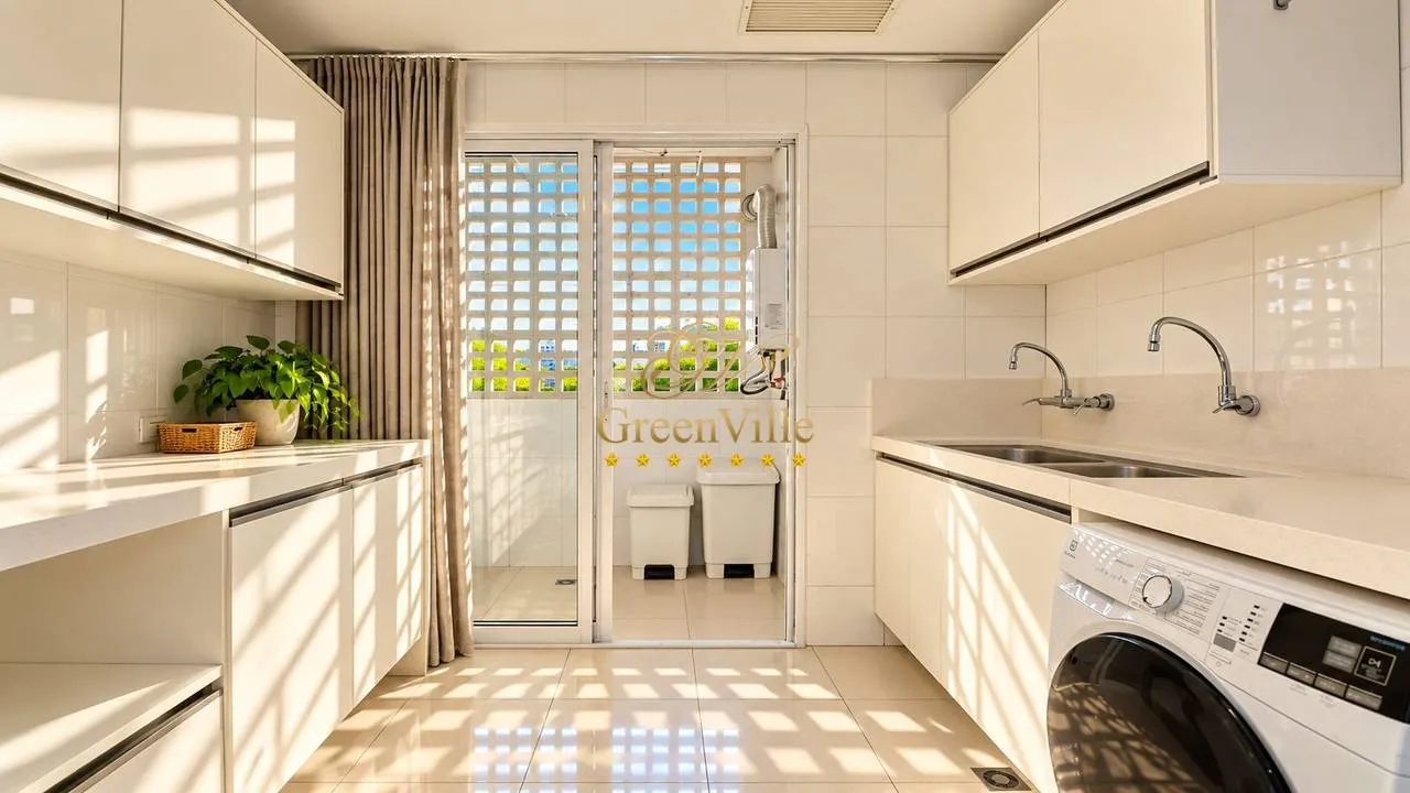 3-bedroom apartment in a building with a sauna — photo 30