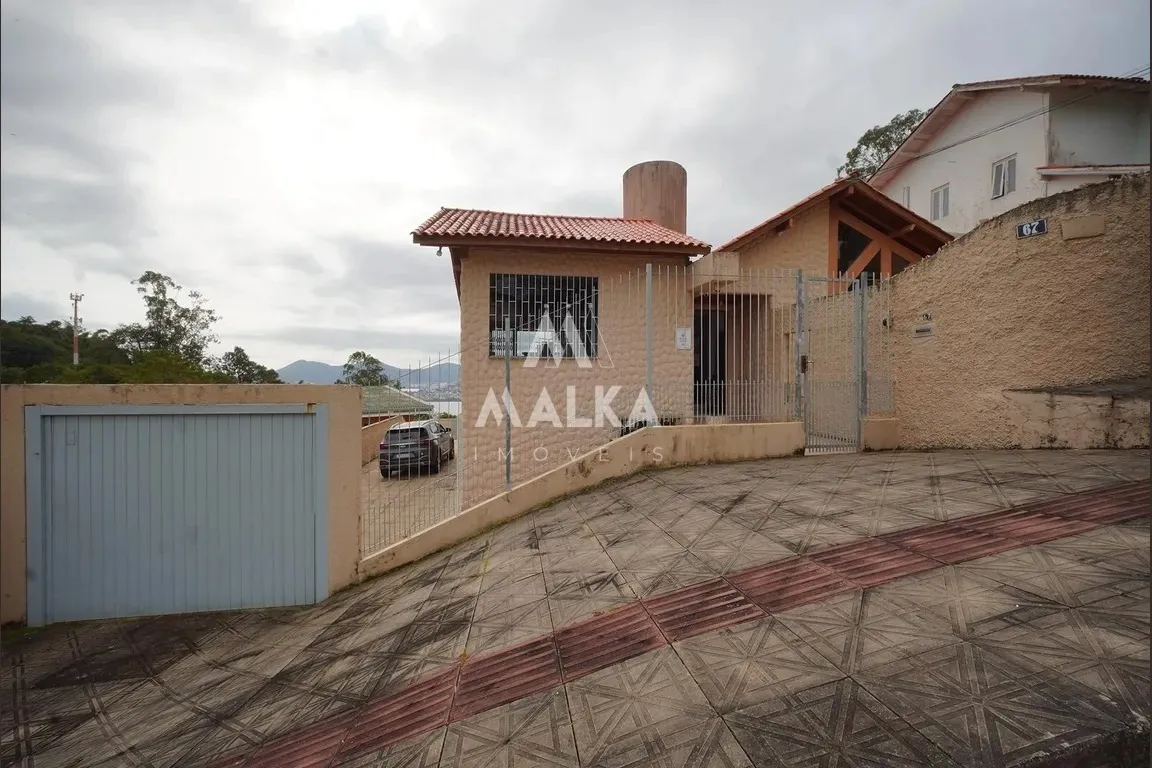 4-bedroom house with a water view in Florianópolis — photo 8