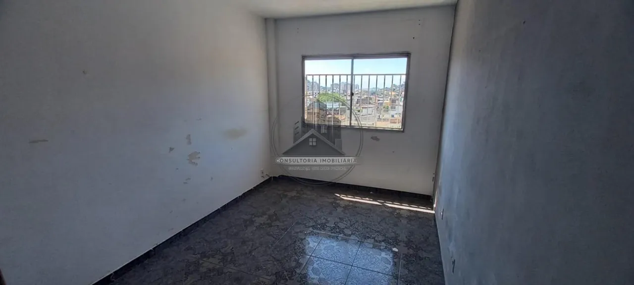 Apartment with 2 bedrooms and a glass shower enclosure — photo 3