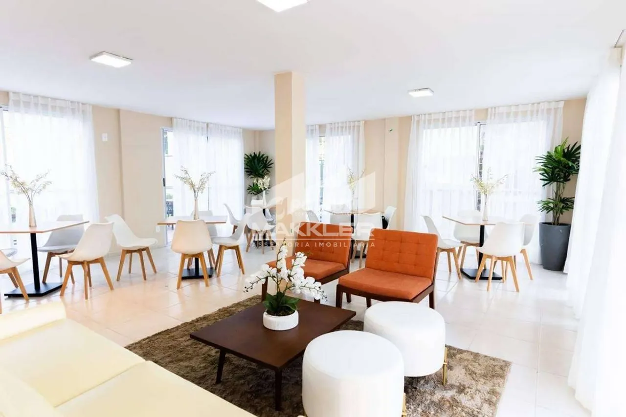 Furnished 2-bedroom apartment with open-plan kitchen — photo 3