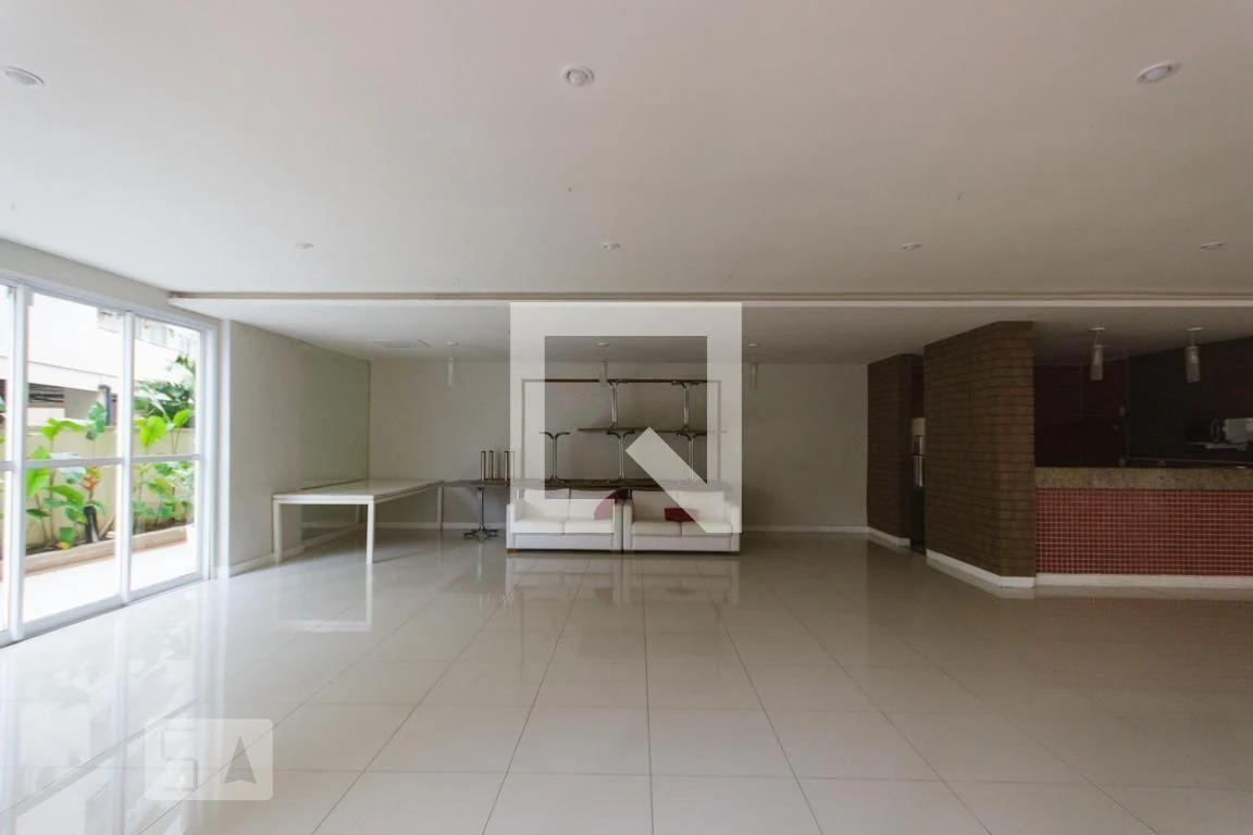 Floor-to-ceiling windows in a 2-bedroom apartment, 60 m² — photo 35