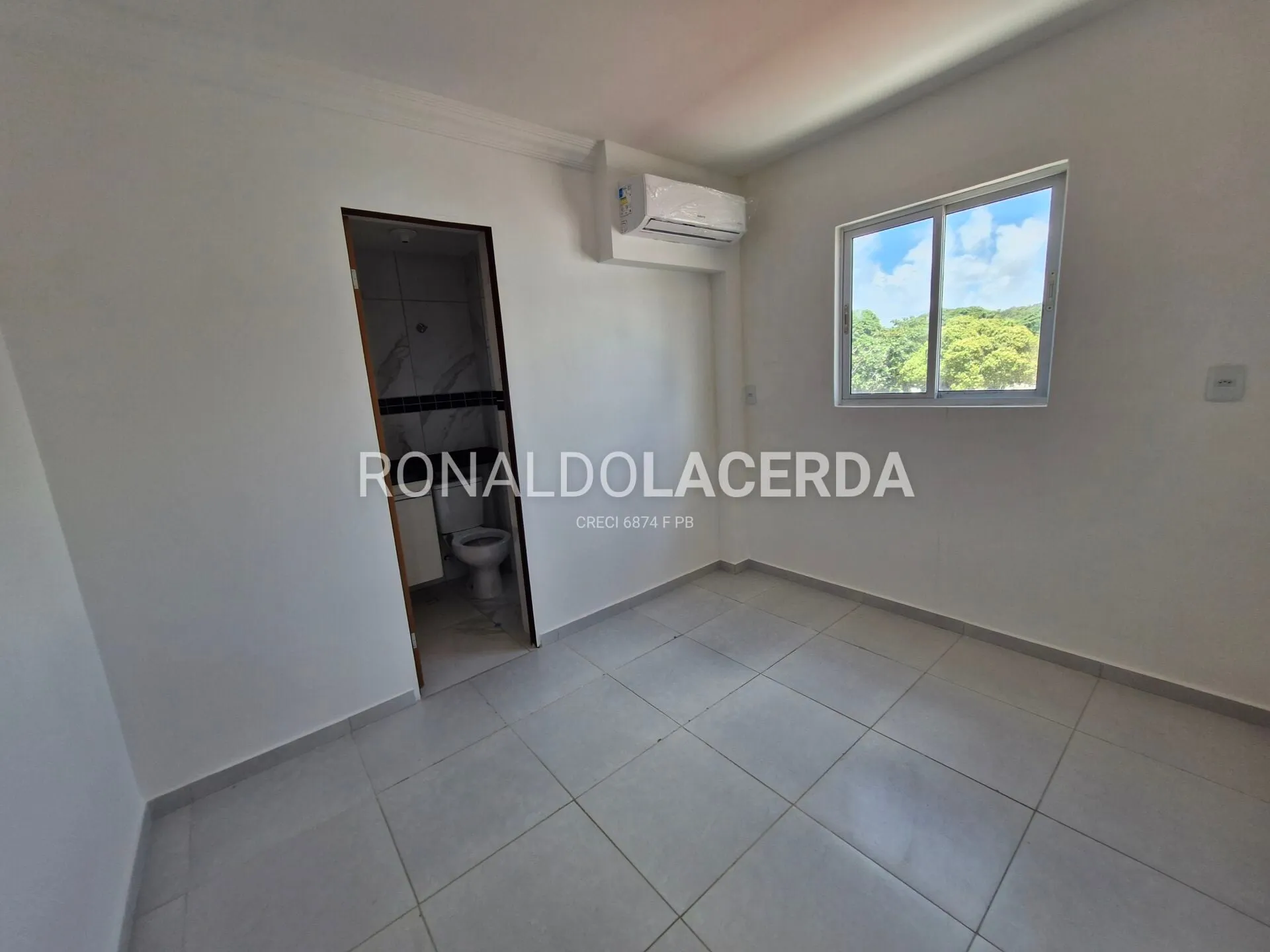 61 m² apartment with 2 bedrooms and a balcony — photo 4
