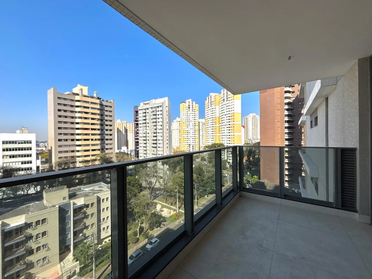Apartamento mobiliado com 3 dormitórios e cozinha conceito aberto — photo 13