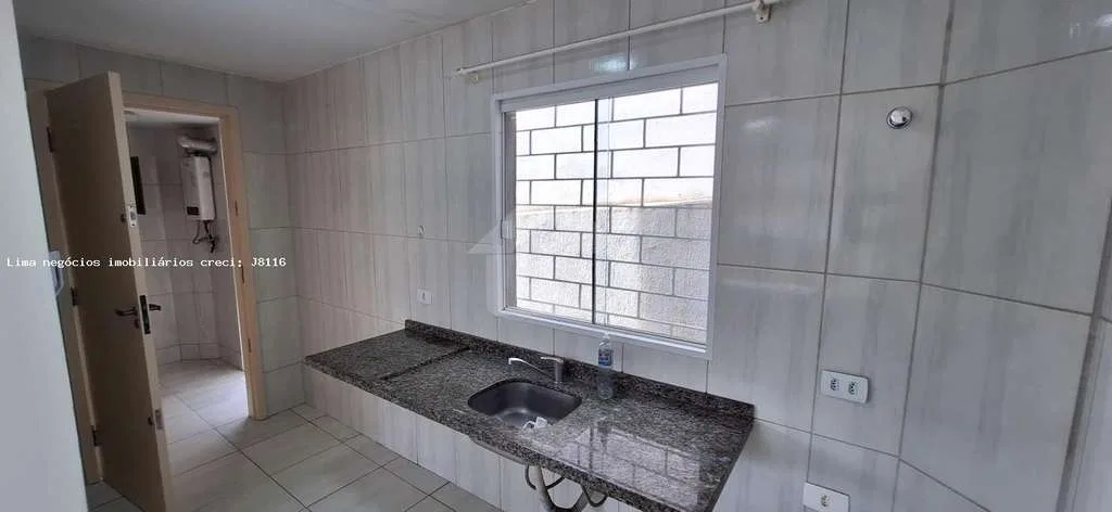 Two-story house with 3 bedrooms, 1 en-suite and parking — photo 17