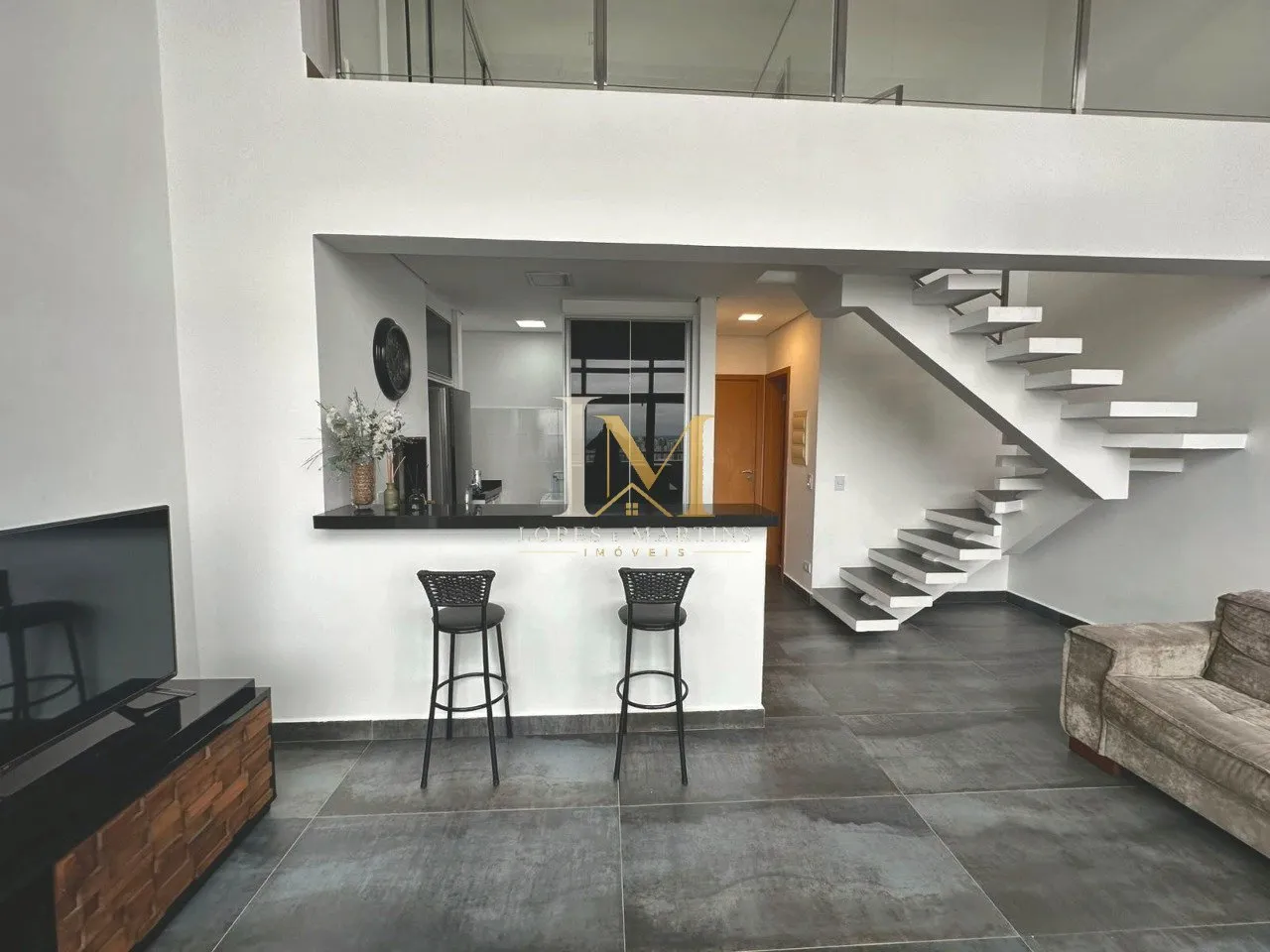 One-bedroom apartment in a building with a gym — photo 30