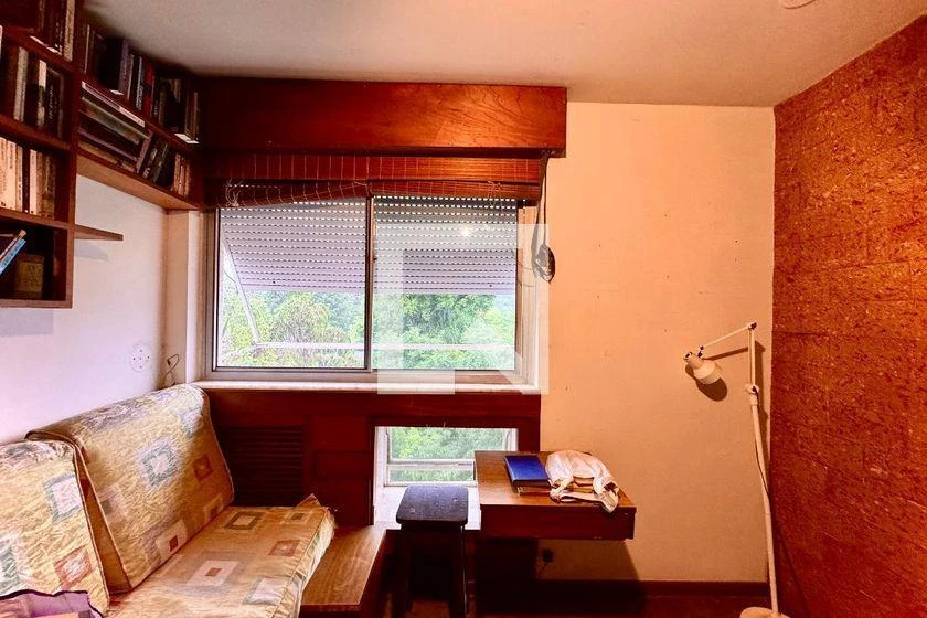 Furnished apartment, 180 m², with a glass-enclosed balcony — photo 24