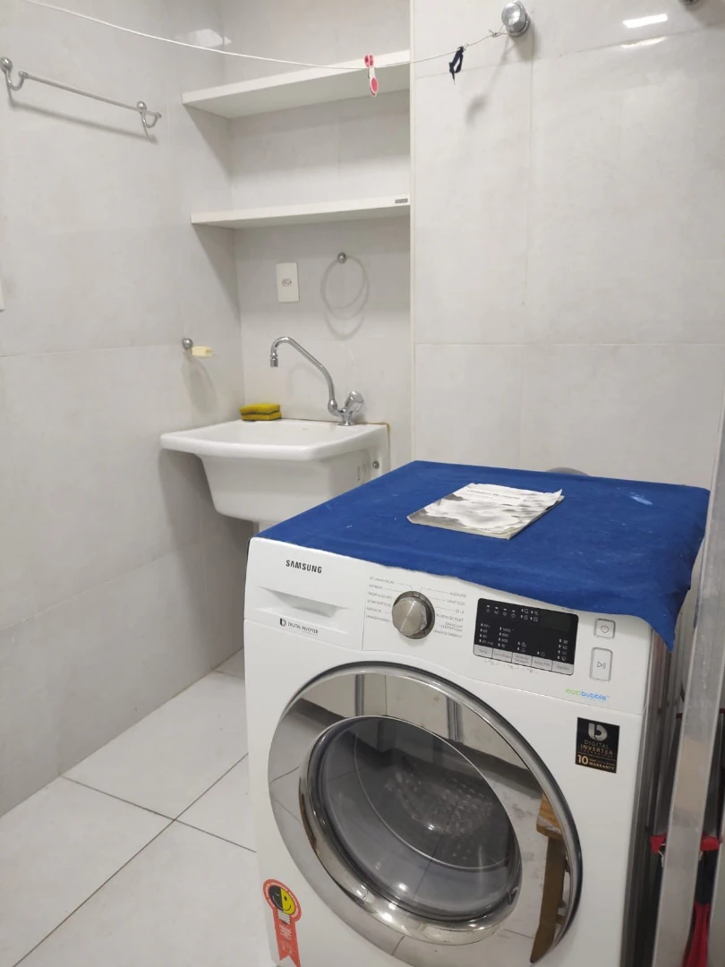 Квартира 92 м² із заскленим балконом та панорамними вікнами — photo 24